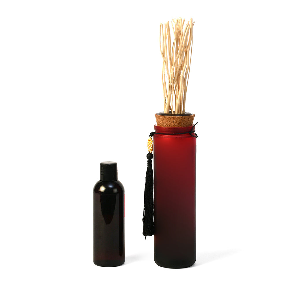 Arias by Lara Dutta 100 ml Ruby Plum and English Rose Scented Reed Diffuser (Black)