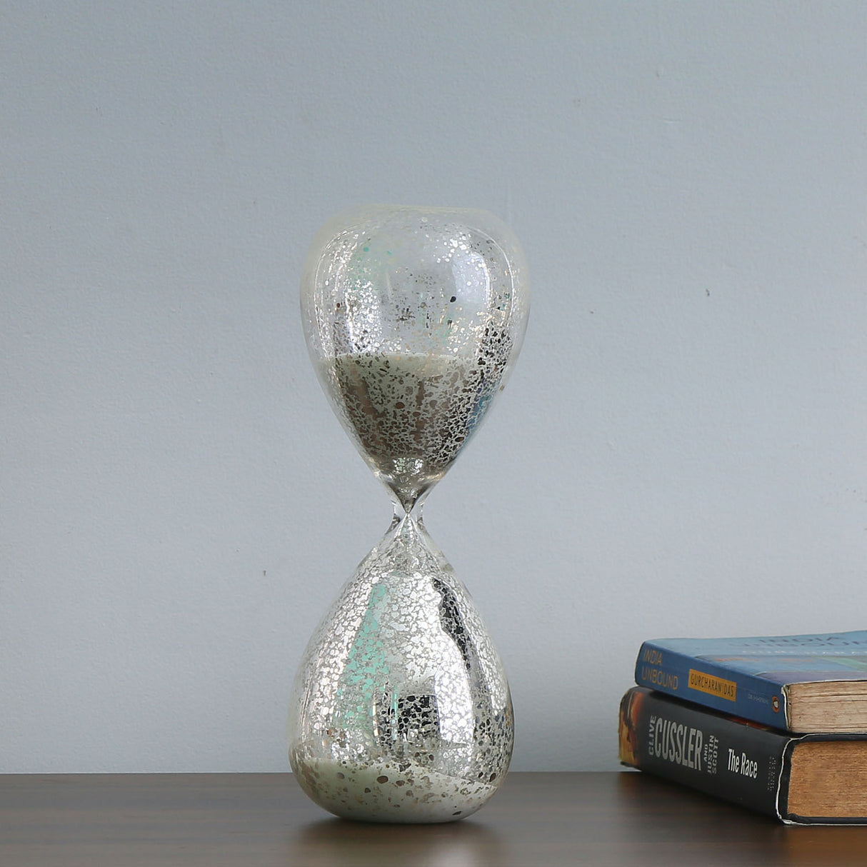 Decorative Sand Hour Glass Showpiece (White)