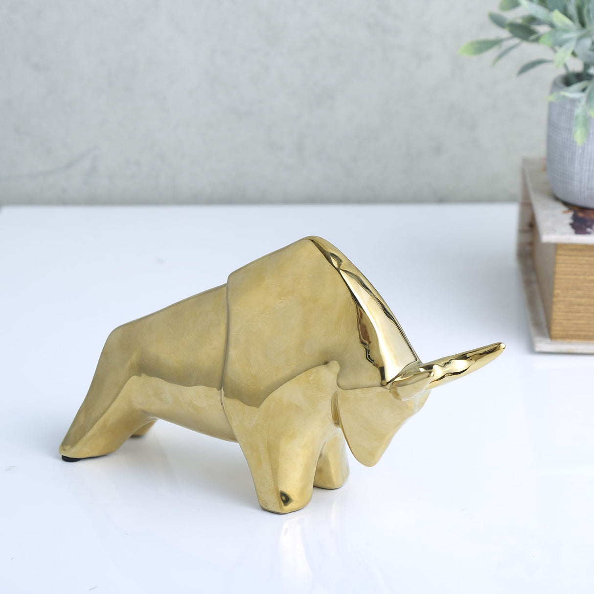 Defensive Bull Ceramic Decorative Showpiece (Gold)