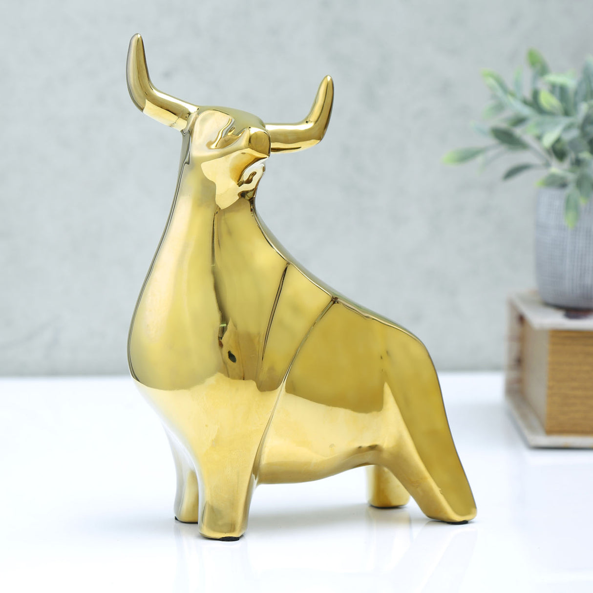 Posing Bull Ceramic Decorative Showpiece (Gold)