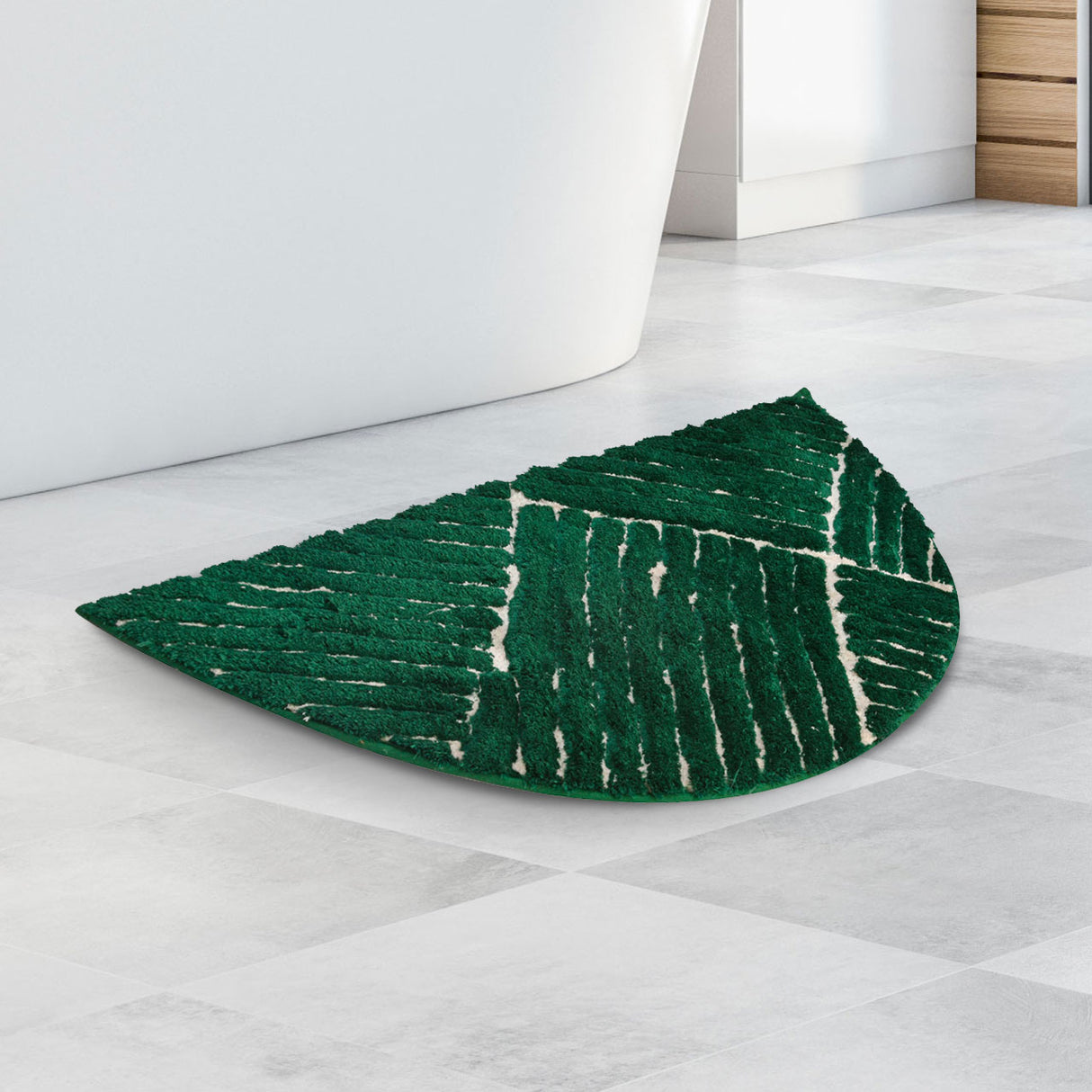 Abstract D Shaped Polyester 16" x 31" Anti Skid Bath Mat (Green)