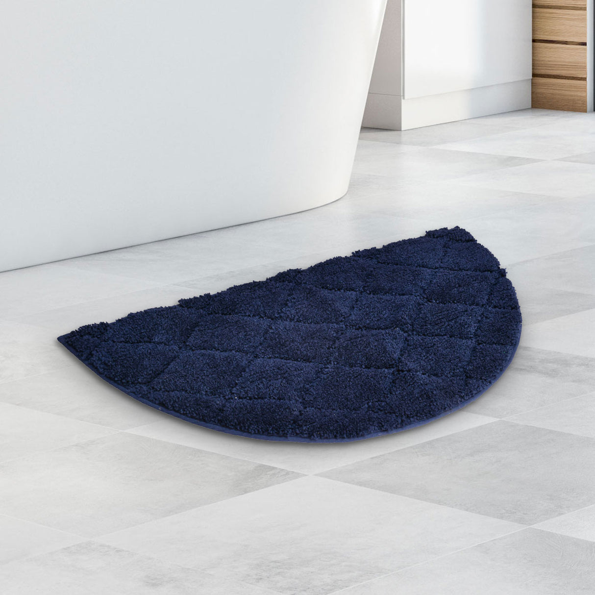 Diamond D Shaped Polyester 16' x 31' Anti Skid Bath Mat (Navy)